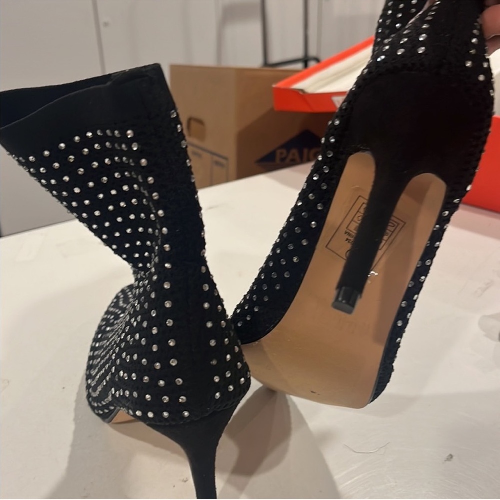 ✨NEW✨EXCEPTIONALLY BEAUTIFUL & SPARKLY RHINESTONE BOOTIES - Picture 5 of 6